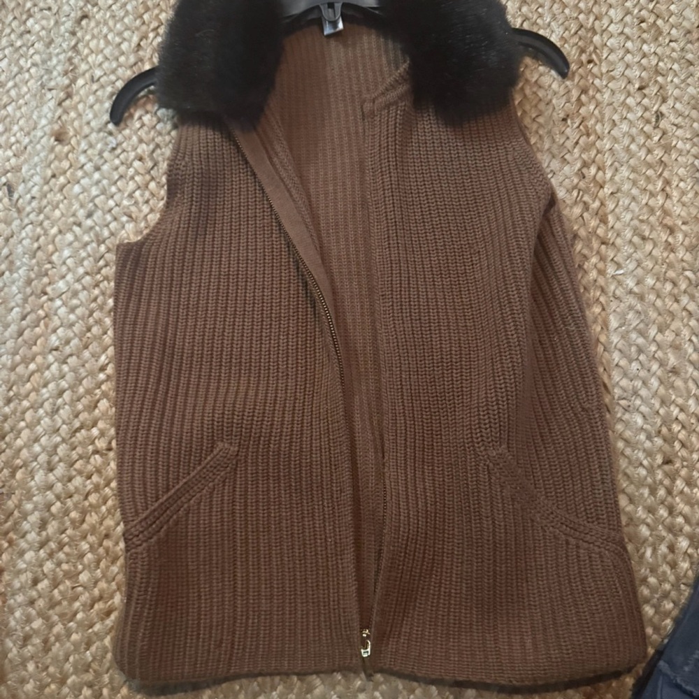 Belford 100% EXTRAFINE MERINO WOOL Brown Knit Vest with Faux Fur Collar